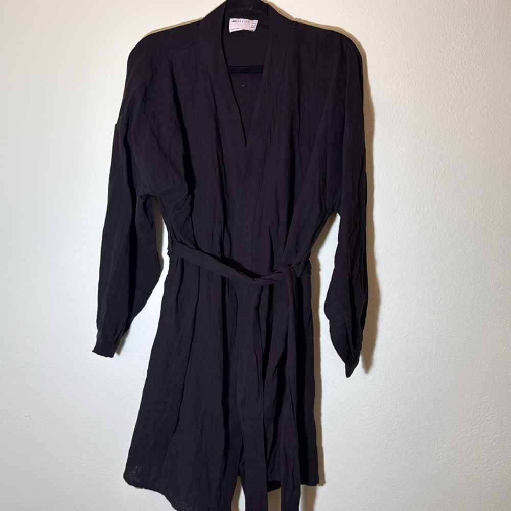ASOS DESIGN CURVE 12 bell sleeve beach kimono on black gauze - Picture 5 of 6